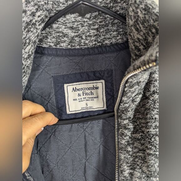 Abercrombie & Fitch Gray Knit Zip-Up Fleece Vest – Size Small - Picture 6 of 8